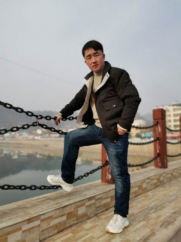 性情中人的第一张照片--四川闪婚服务中心