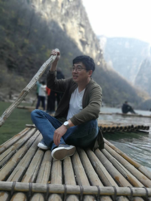 风被吹走了的第二张照片--四川闪婚服务中心