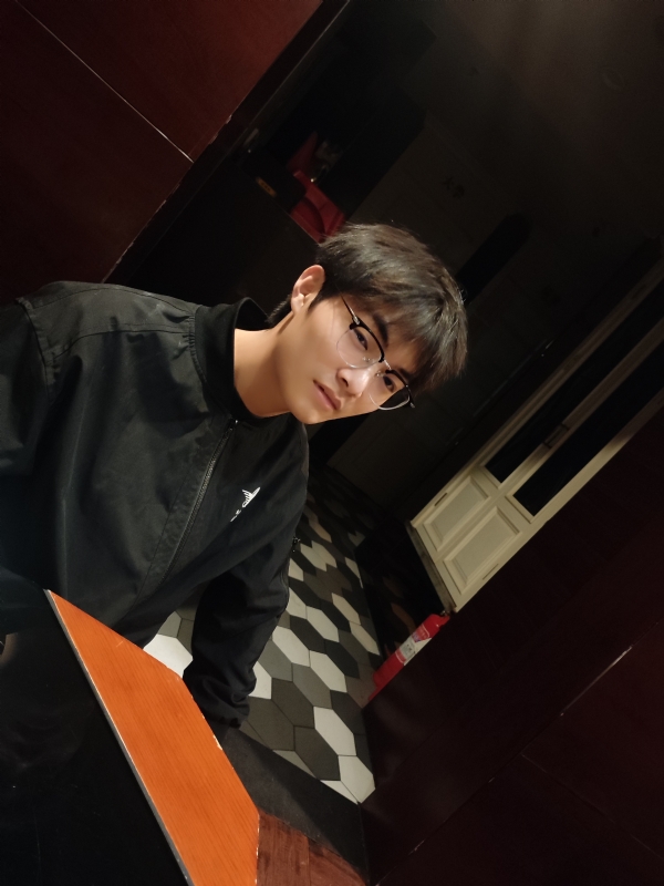 夜听雨的第一张照片--四川闪婚服务中心