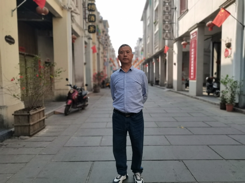 一粒尘埃的第一张照片--四川闪婚服务中心