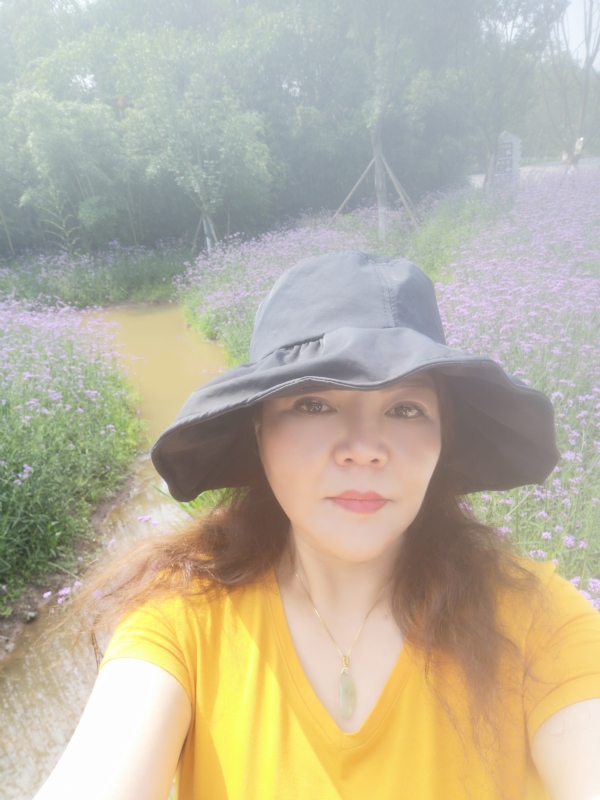 宛霞的第三张照片--四川闪婚服务中心