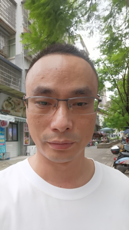 孤狼的第一张照片--四川闪婚服务中心