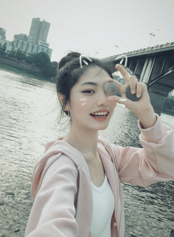 昭十晰的第二张照片--四川闪婚服务中心